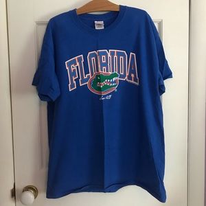 ❇︎College T-shirt ❇︎